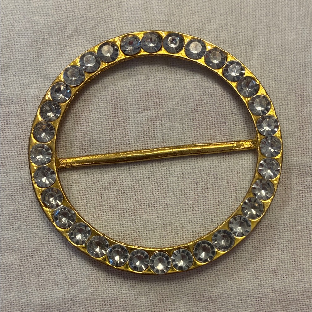 Gold tone and Crystal Round Metal Belt Buckle Slider Scarf Clip - Picture 6 of 6